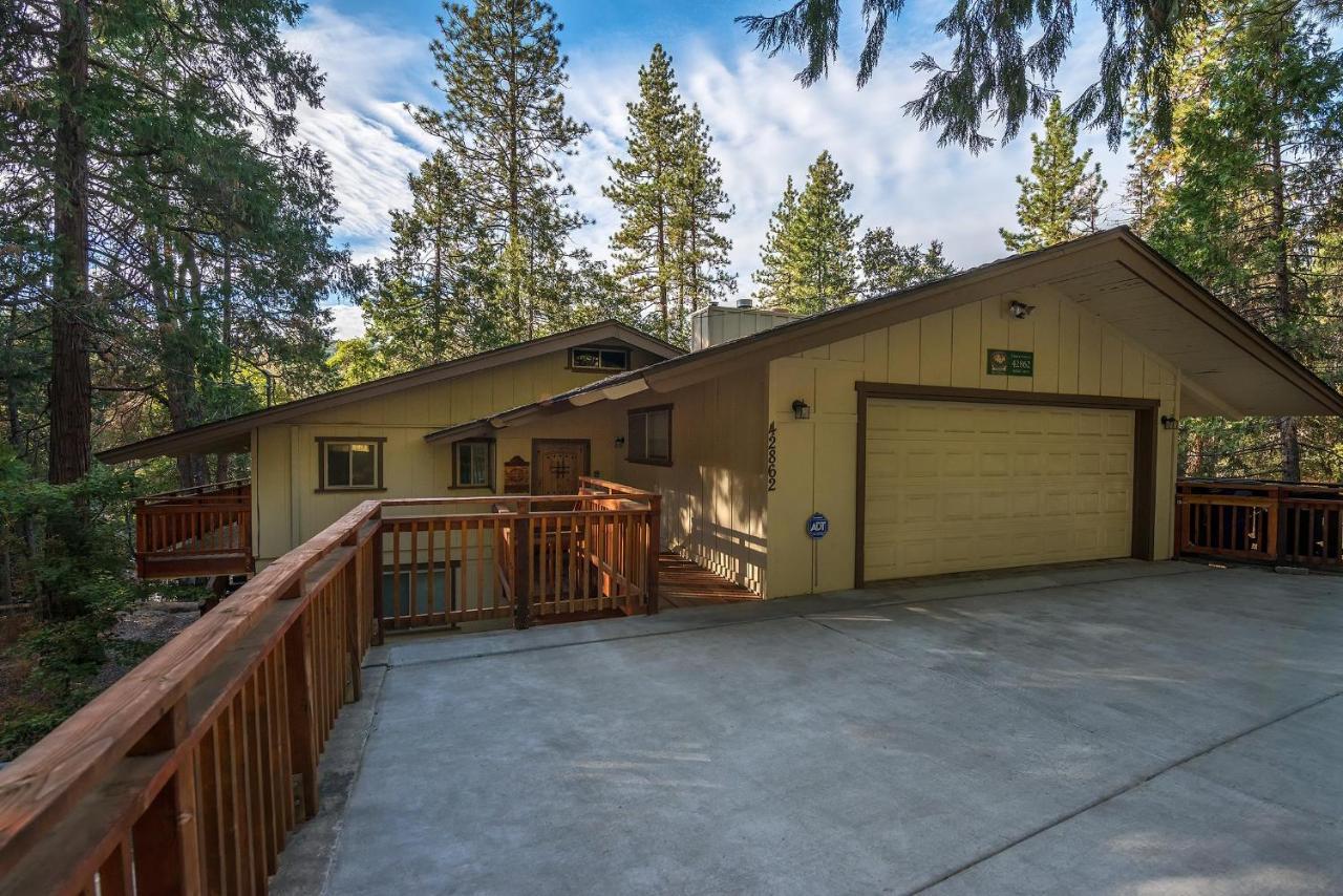 Sierra Springs Villa Oakhurst Eksteriør bilde