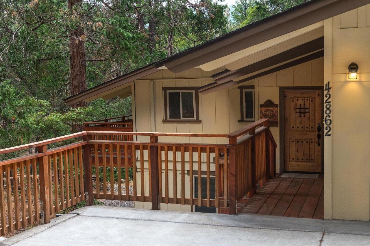 Sierra Springs Villa Oakhurst Eksteriør bilde